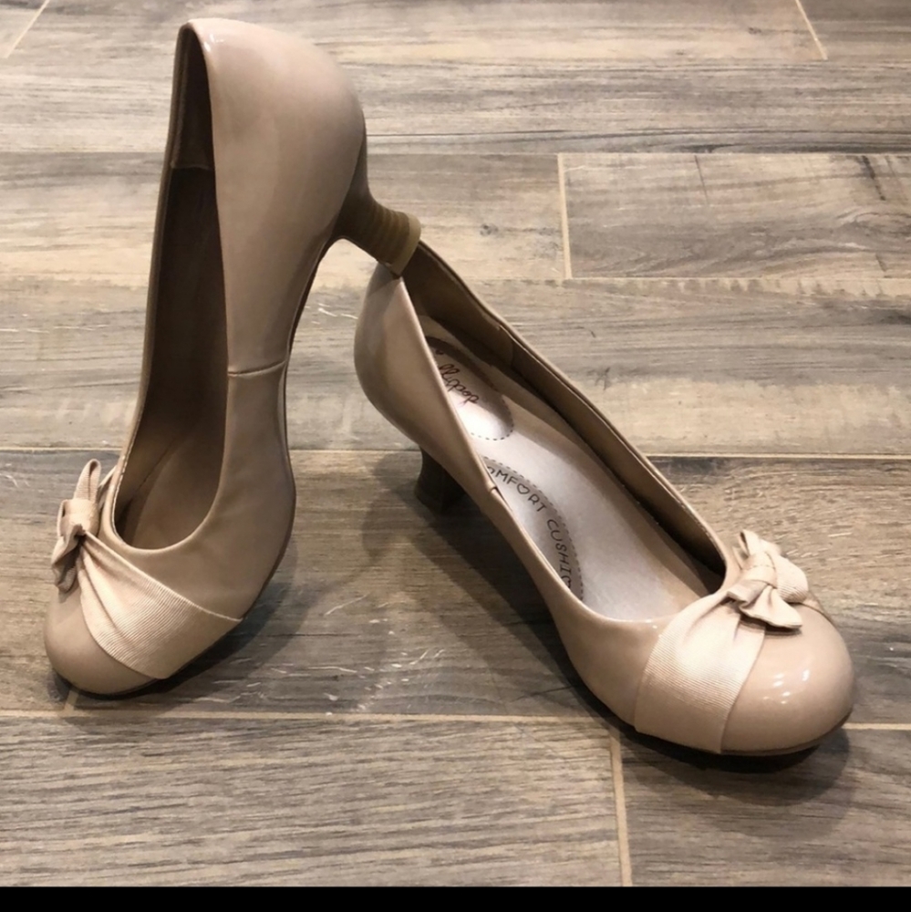 Jellypop comfort cushion beige patent leather heels